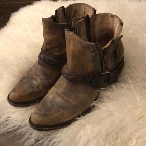 Lightly worn freebird rare clash boot